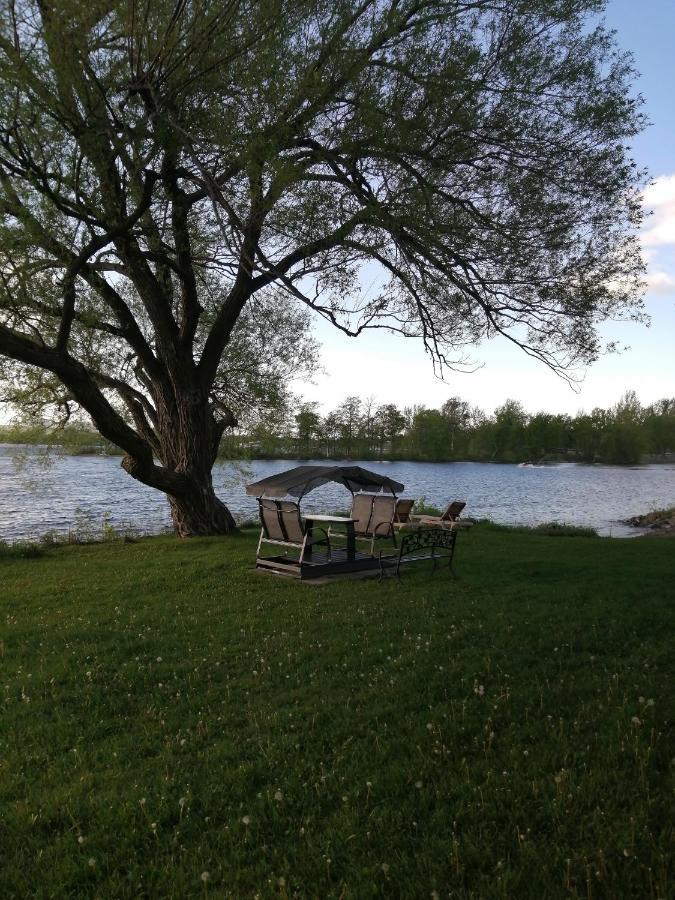 O'Berge Du Village A302 Magog ภายนอก รูปภาพ