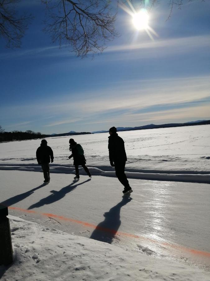 O'Berge Du Village A302 Magog ภายนอก รูปภาพ